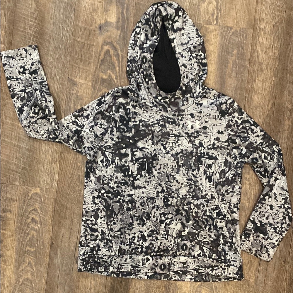 Under Armour Black and Gray Patterned Hoodie size XL
